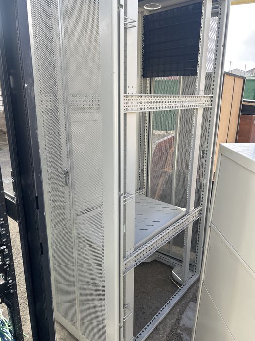 2 шкаф серверный