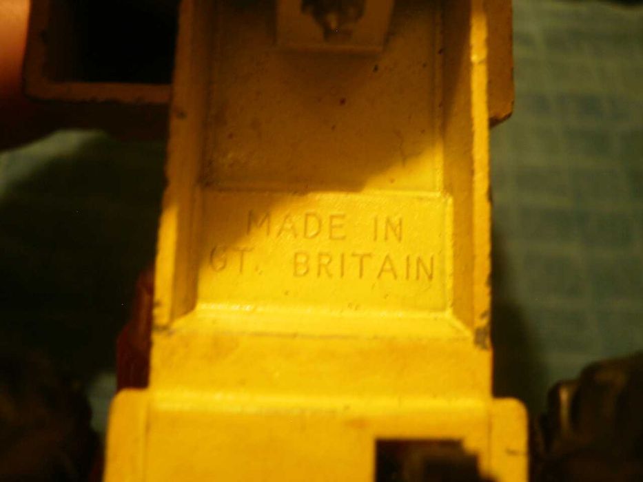 камионче бетоновоз- Corgi Volvo BM 860 TC - метален макет