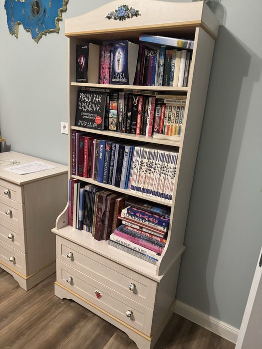 Книжный шкаф Чилек
