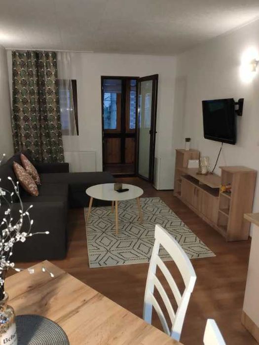 Дава се под наем Двустаен апартамент в Пловдив, Въстанически - 63 кв.м за 306 € - Снимка #1