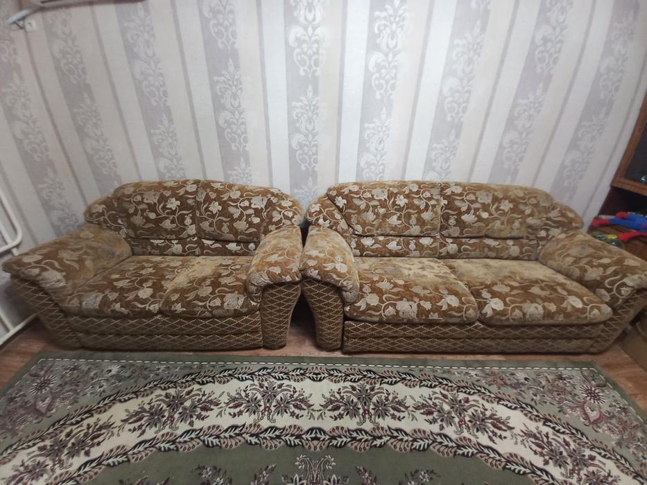 Диваны с дивантеками