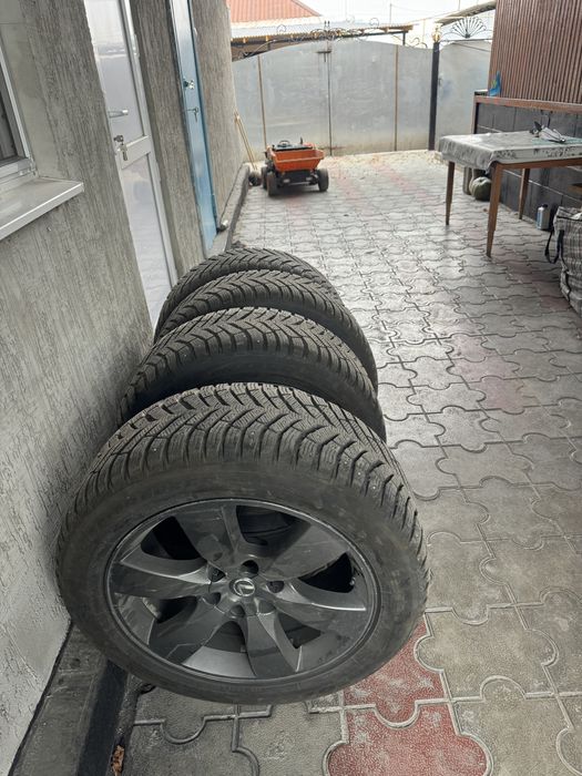 Продам диски с резиной R20