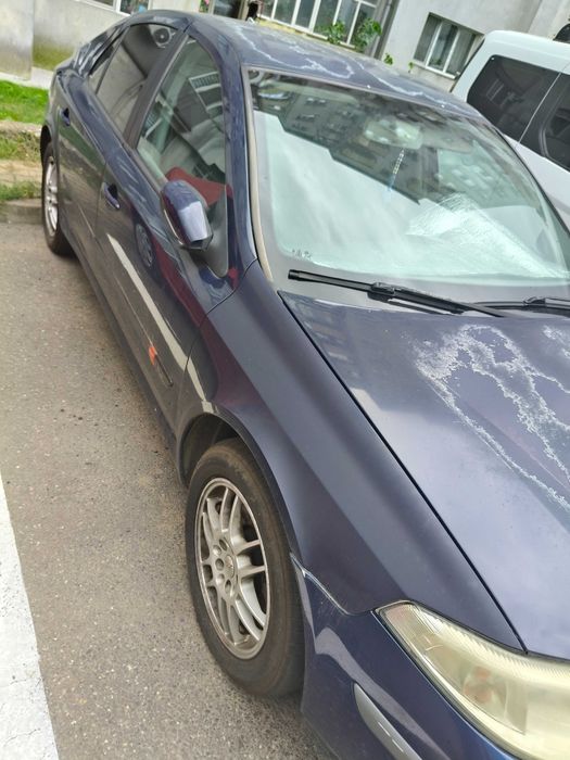 Vând mașină pentru dezmembrat sau pentru rabla .