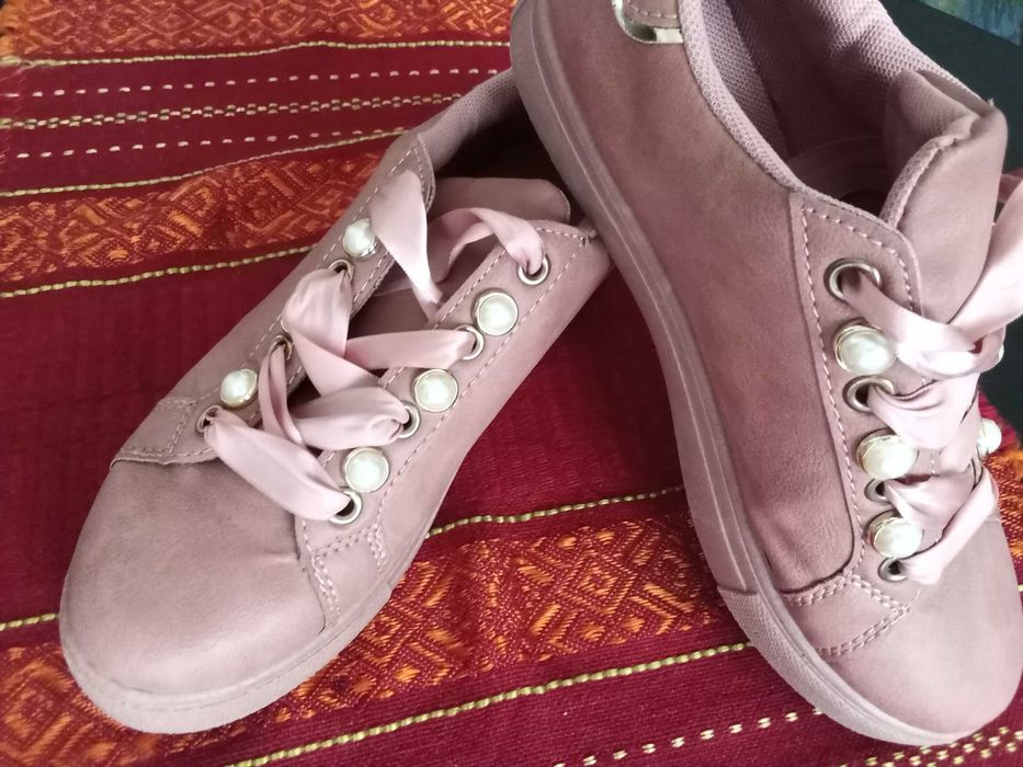 Затворени обувки