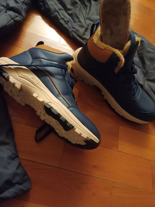 Canadiana +pantaloni+ghete-toate imblanite. /iarna