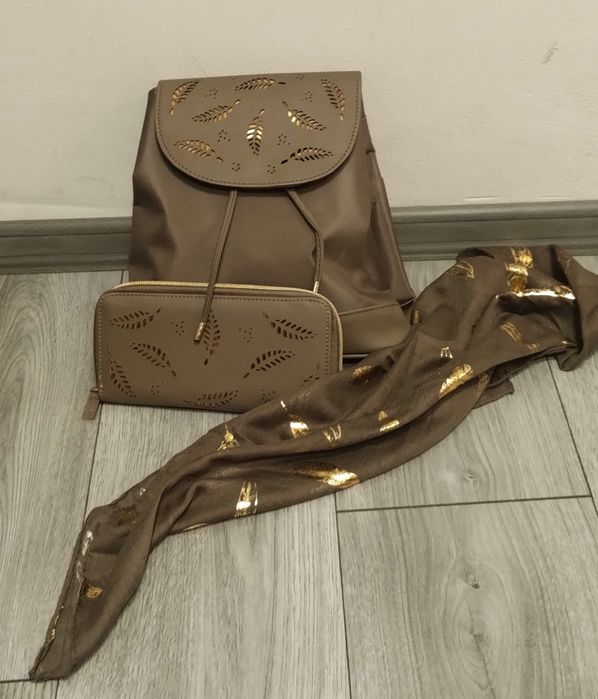 Сет раница, портмоне и шалче НОВИ