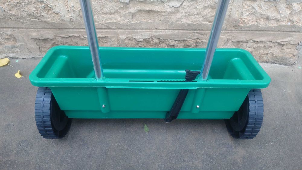 Ръчна сеялка 12 L