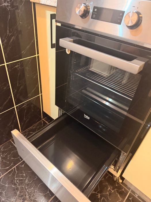 Aragaz Beko cuptor si plita electrice , Grill, 3 zone de gatit, Autocuratare catalitica, 3D Cooking, Boost er, SteamShine, Argintiu, Clasa A