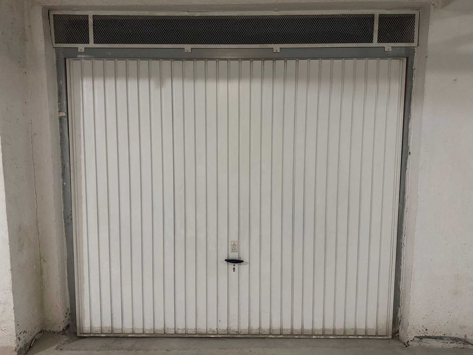 Самостоятелен гараж 16 кв.м | Ток | Зелена зона