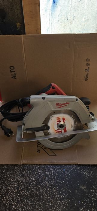Milwaukee CS 85 SB circular de mâna 2023