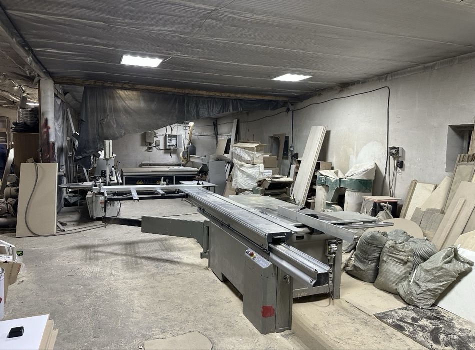 Продам участок с двумя зданиями!