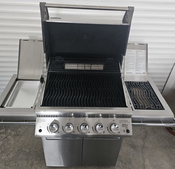 Газово барбекю NAPOLEON LE 485