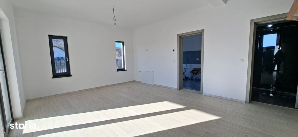 Hemeius-casa noua parter-82 mp utili-teren 270 mp - apa - curent - gaz