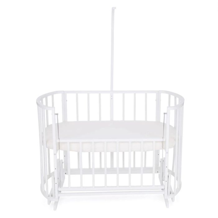 Кръгла дървена кошара на колелца с асансьор