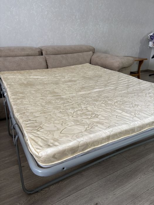 Продам угловой диван