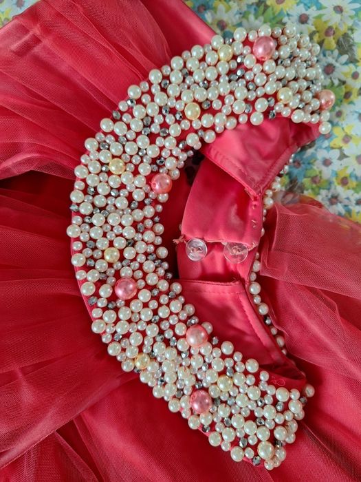 Rochie eleganta brodata cu margele