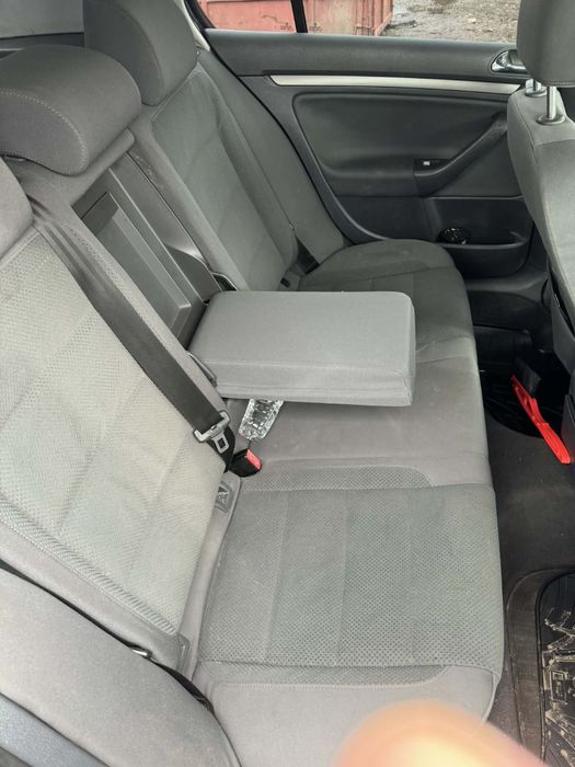 Продавам салон за Vw golf 5
