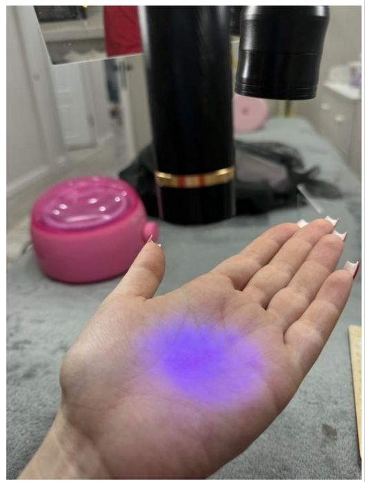 Лед лампа почти новый