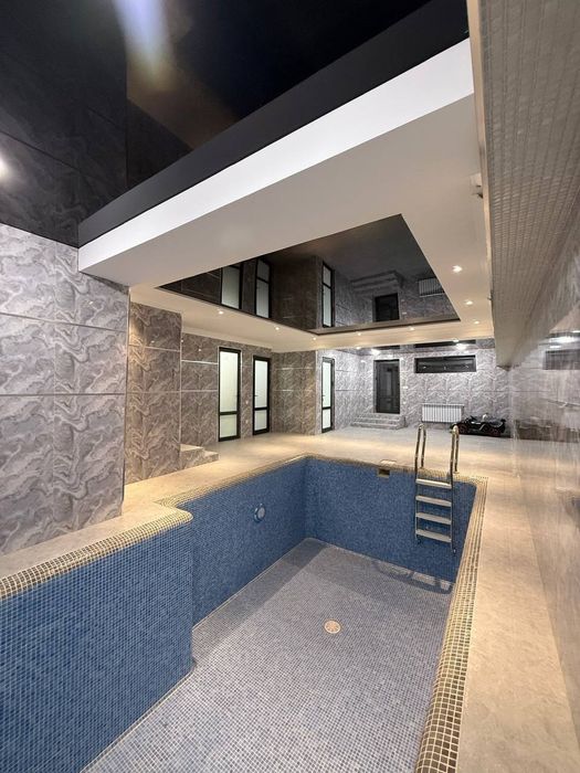 Продается дом 5 комнат, ориентир: Циолковский, 1,7 сотки 300м²