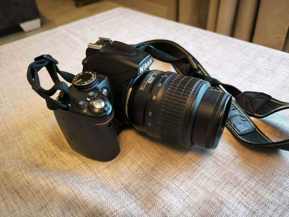 Фотоапарат Nikon D3000 в отлично състояние