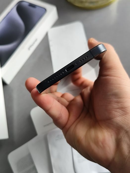 Iphone 15 pro max  256 GB- 100% battery health