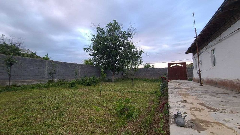 Ikki xo'jalik uchun mo'ljallangan 20 sotixli kotej sotiladi