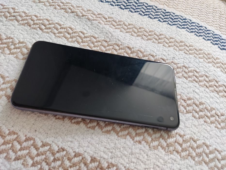 Продам Samsung s10e