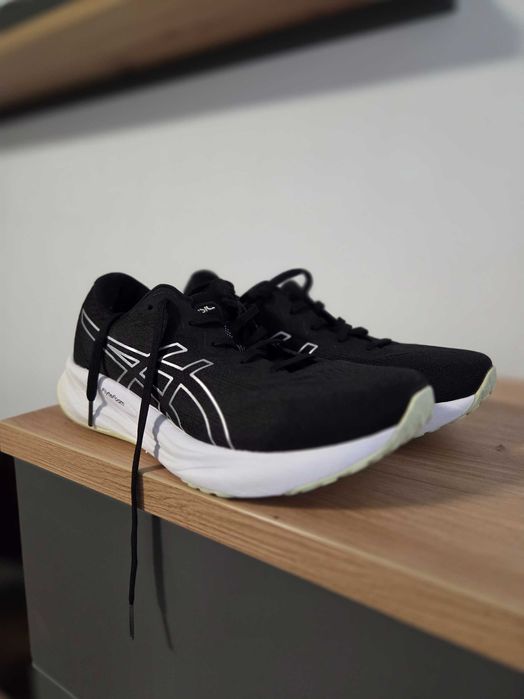 Asics sport shoes - perfect condition