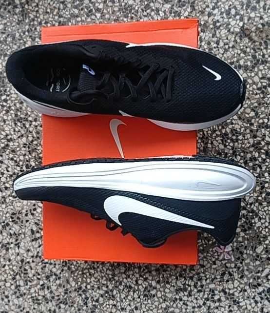 Маратонки Nike Revolution 8 номер 45.5