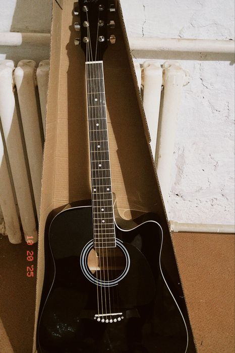 Электроакустическая гитара