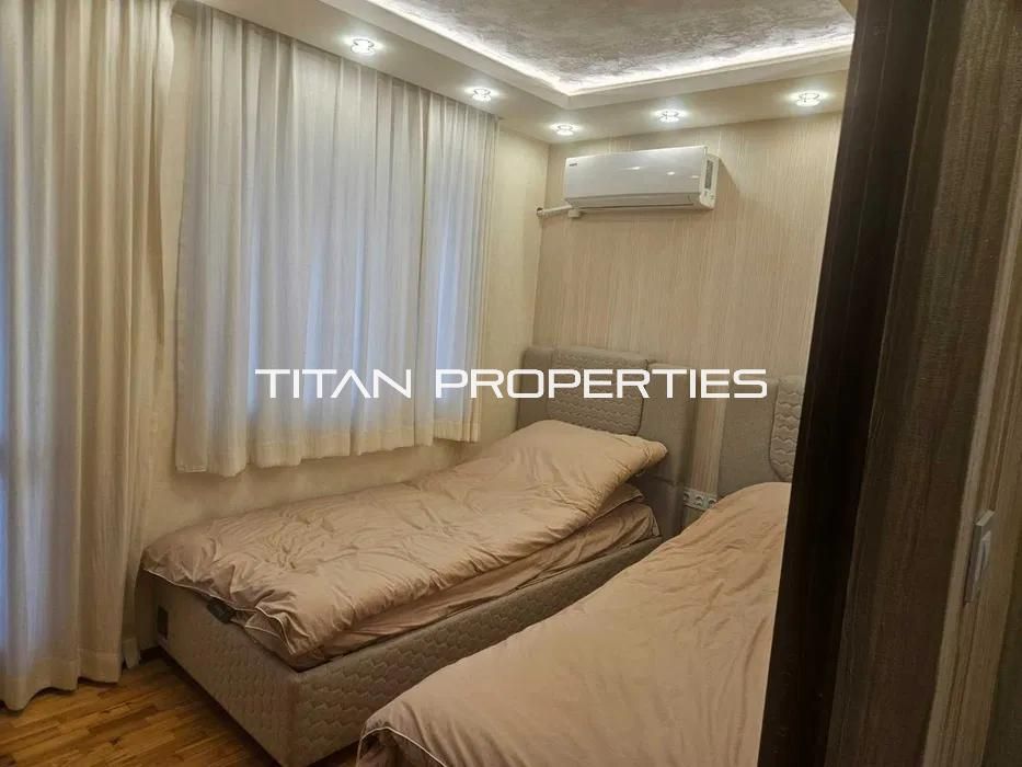 Дава се под наем Тристаен апартамент в Варна, Център - 100 кв.м за 1600 € - Снимка #3