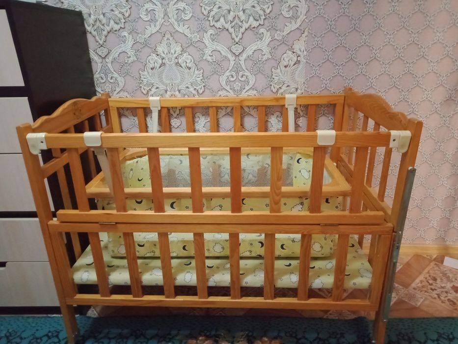 Детская кроватка