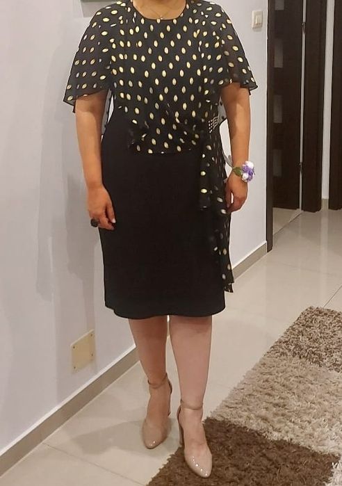 Rochie din stofa elastica si suprapunere cu voal midi cu un croi