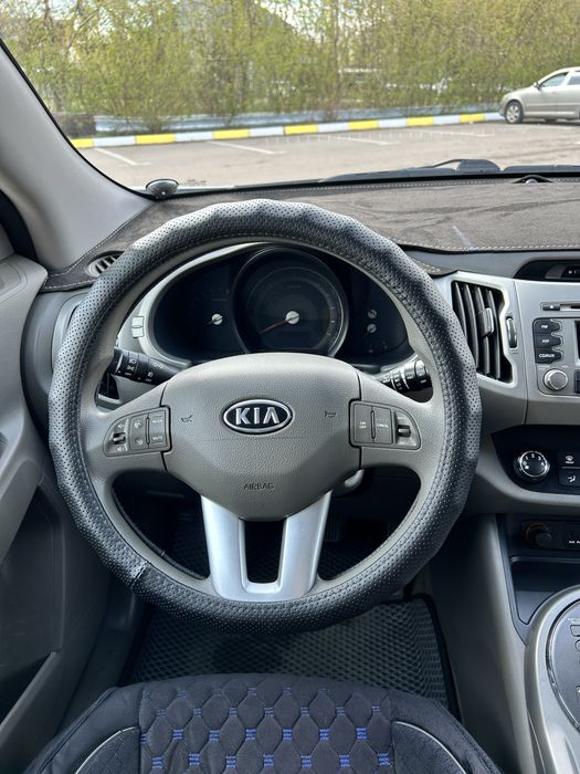 Автомобиль Kia sportage