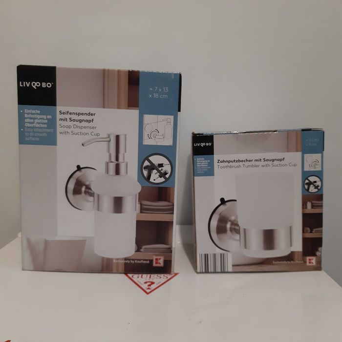 Dozator de sapun din sticla cu ventuza de prindere