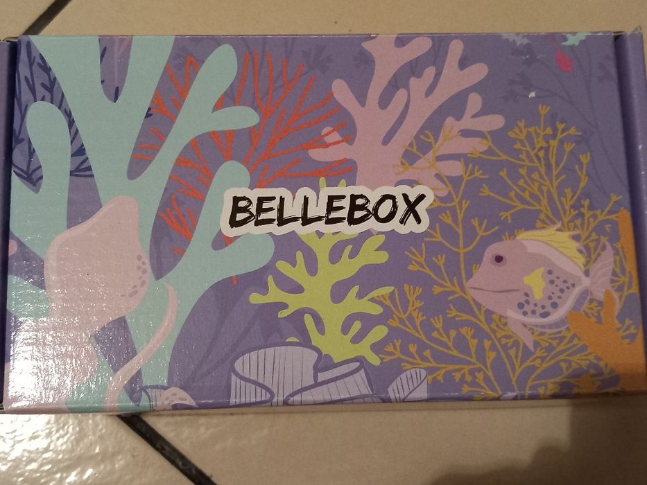 Чисто нови козметични комплекти