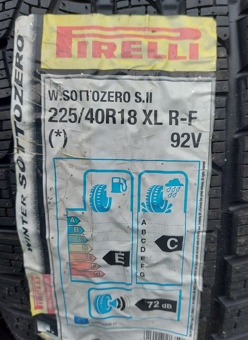 Set 4buc 225/40 R18 98H XL Pirelli Sotto Zero Winter 240 *BMW RSC RFT
