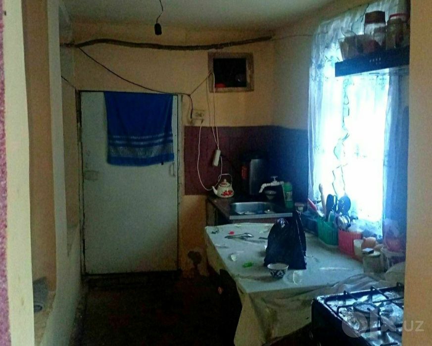 Янгийулда 2 хонали уй сотилади. Вариантгаям берилади.