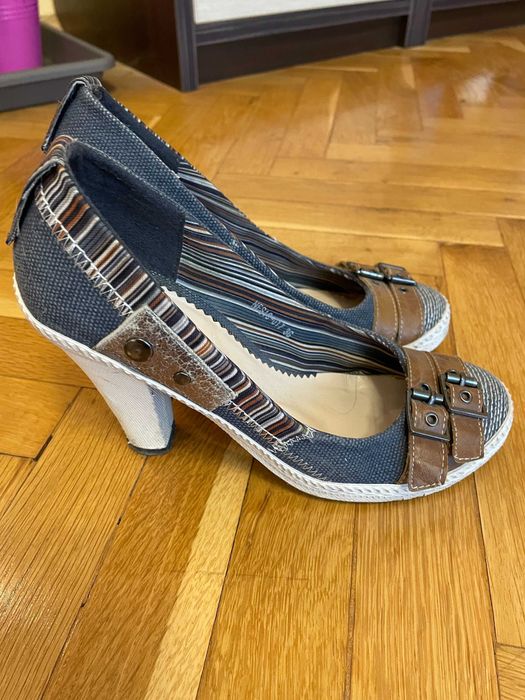 Обувки от дънков плат