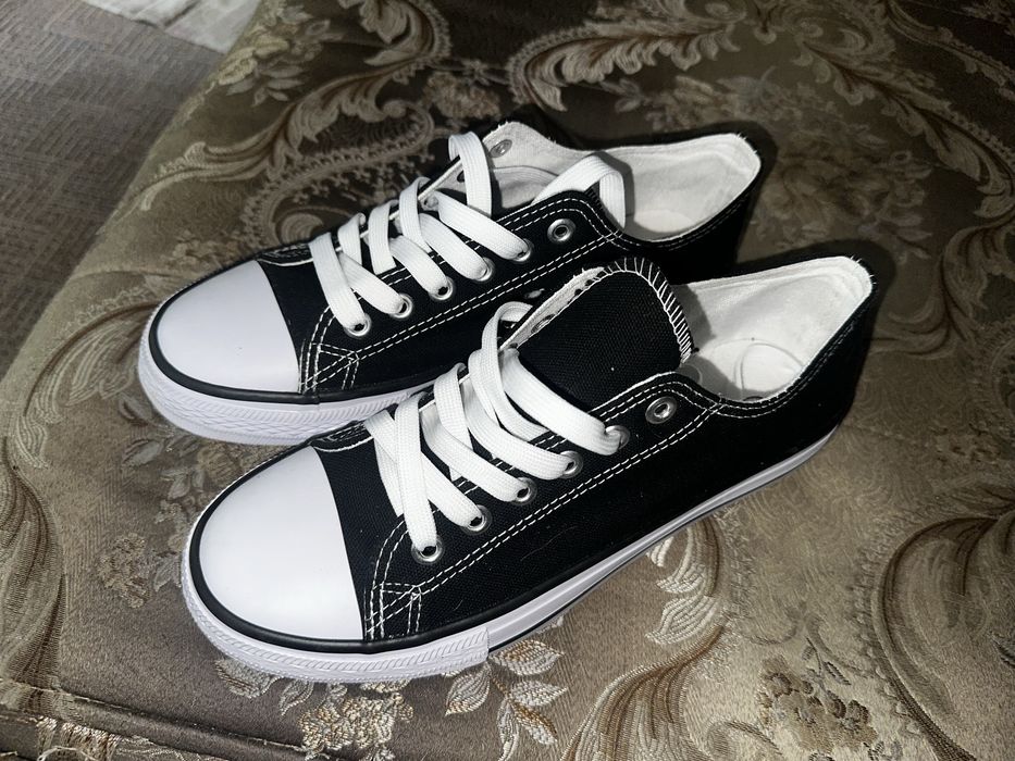 Продам кеды новые Китай