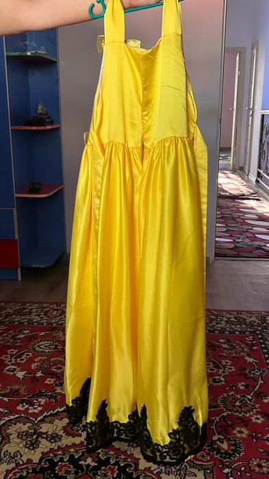 Продам платье  на девочек