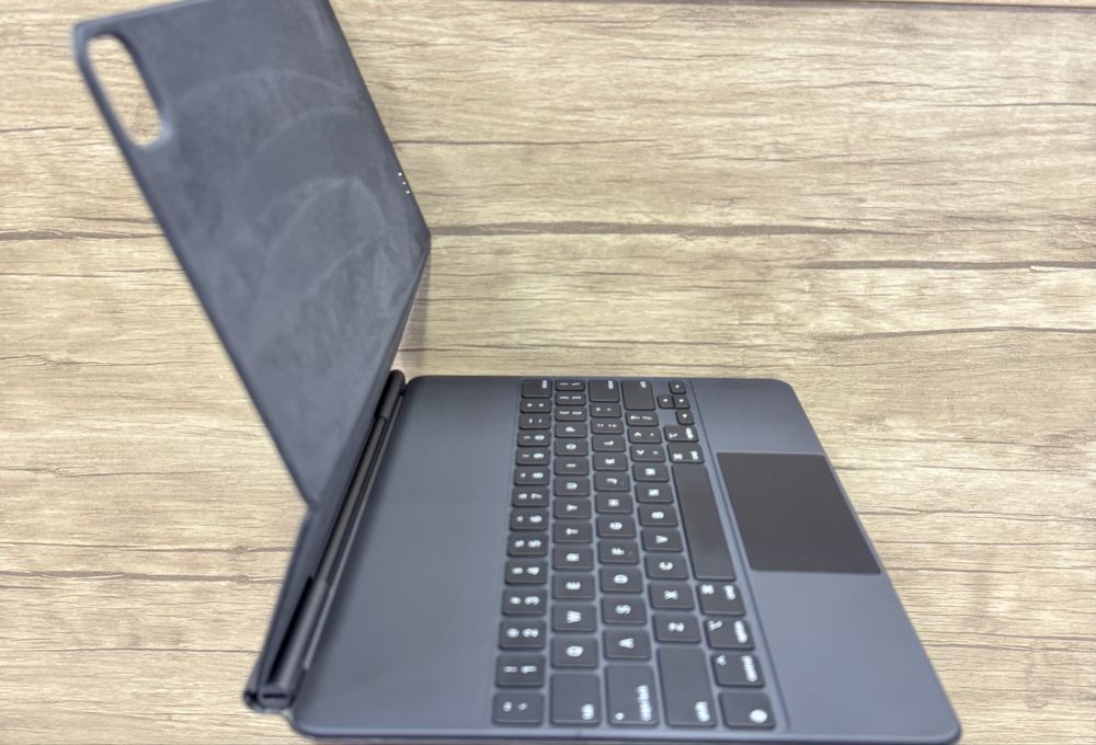 Prodam Idyal Apple MagicKeyboard 12.9