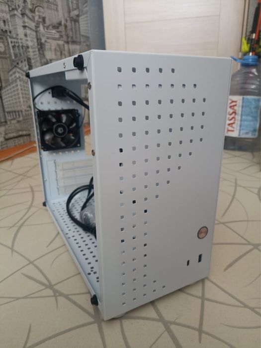 Продам компактный корпусс