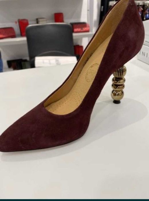 Pantofi piele intoarsa model special