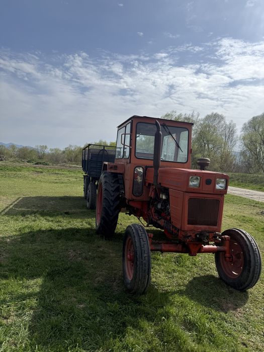 Tractor Universal 650