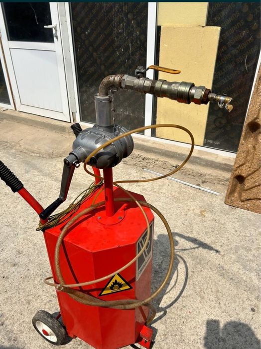 Съд за механично пневматично и електронно точене на масла горива течно