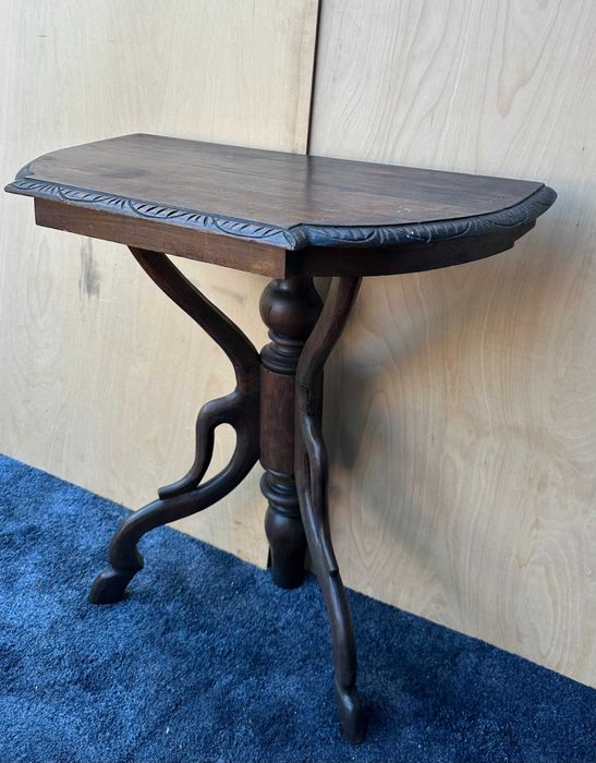 Masuta Vintage din lemn masiv; Consola cu picior sculptat