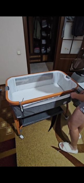 Продам детскую приставную кроватку для малыша, В отличном состоянии!