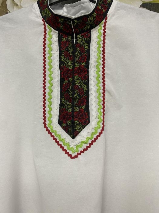 Мъжка народна носия със ширити