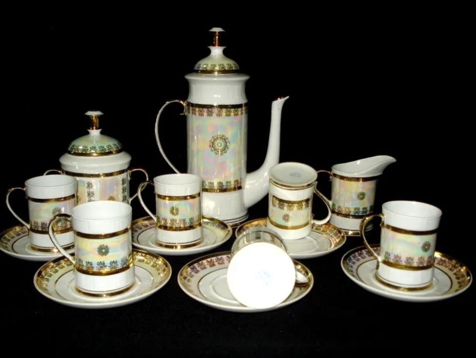 Кофейный сервиз из тонкого фарфора